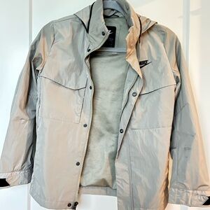 Nike Sportswear Big Kids M65 Field jacket Light Army:Black Windbreaker Jacket.